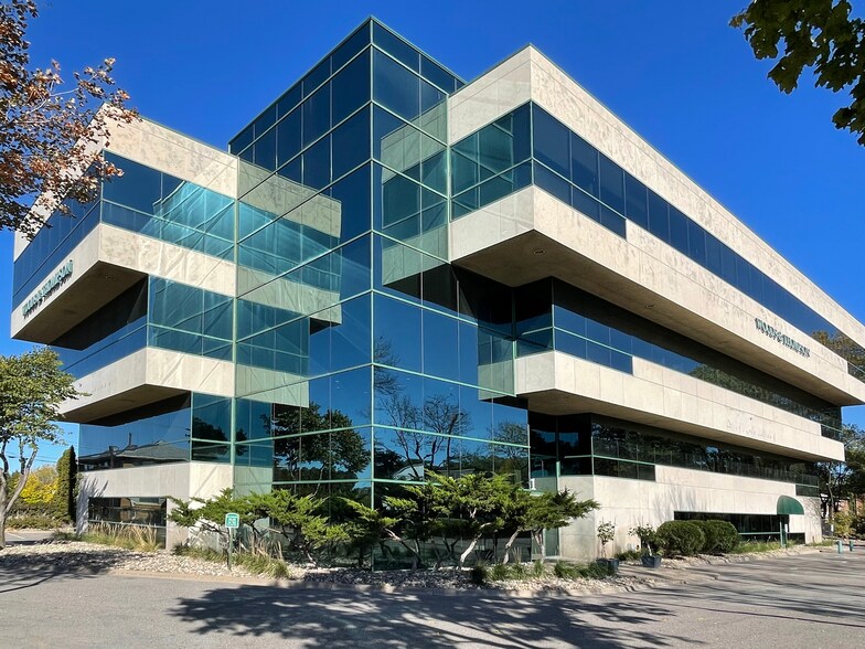 More Photos Of 941 Hillwind Rd NE, Minneapolis Medical For Lease