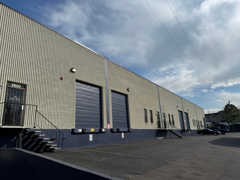 More Photos Of 2610-2628 S Zuni St, Englewood Warehouse For Lease