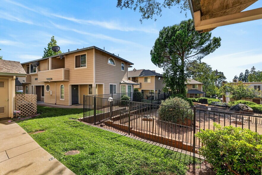 More Photos Of 3959 Arthur Ct, Cameron Park Apartments For Sale