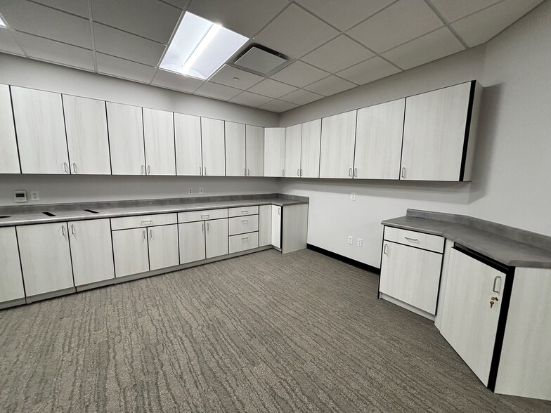 More Photos Of 4460 Highland Dr, Salt Lake City Medical For Lease