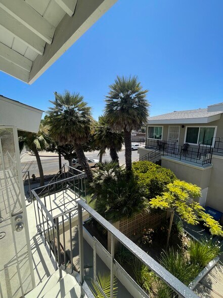 More Photos Of 8420 Gulana Ave, Playa Del Rey Apartments For Sale