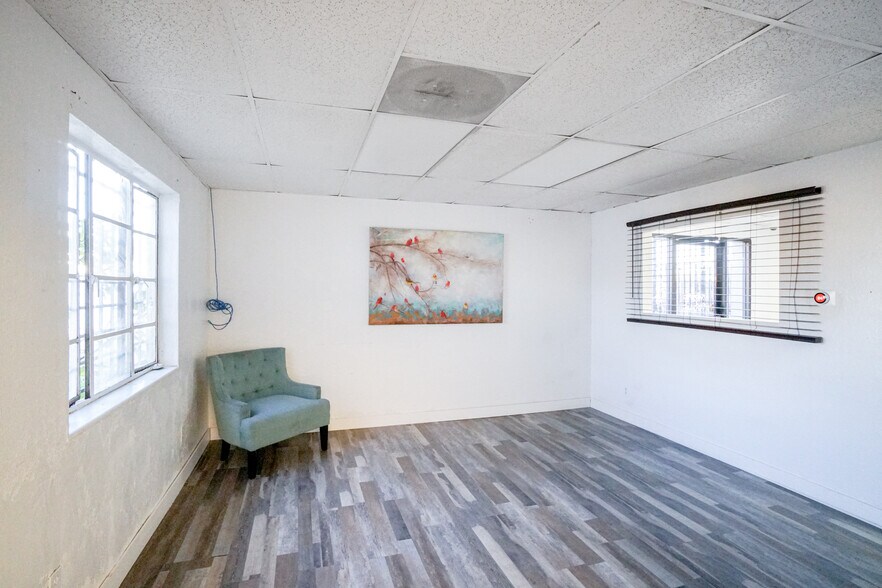 More Photos Of 13501 S Main St, Los Angeles Warehouse For Lease