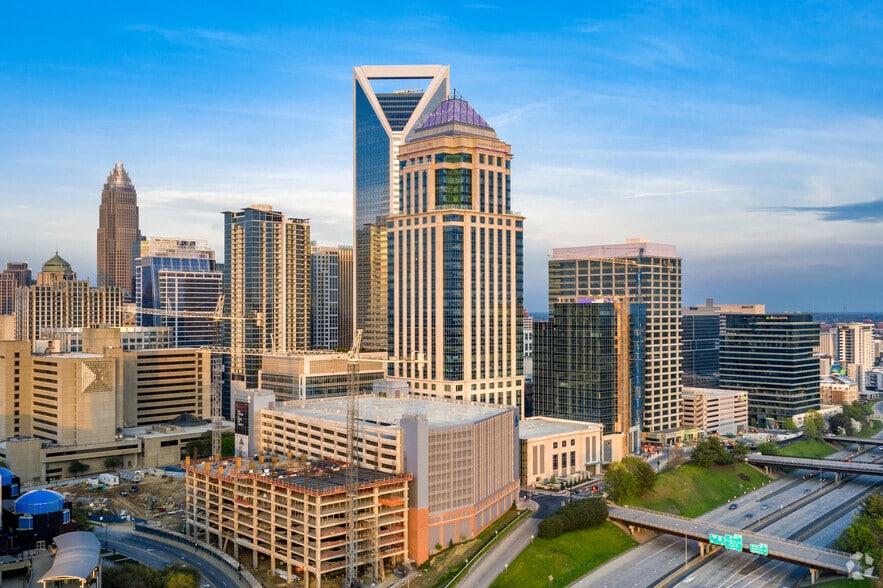 More Photos Of 600 S Tryon St, Charlotte Office For Lease
