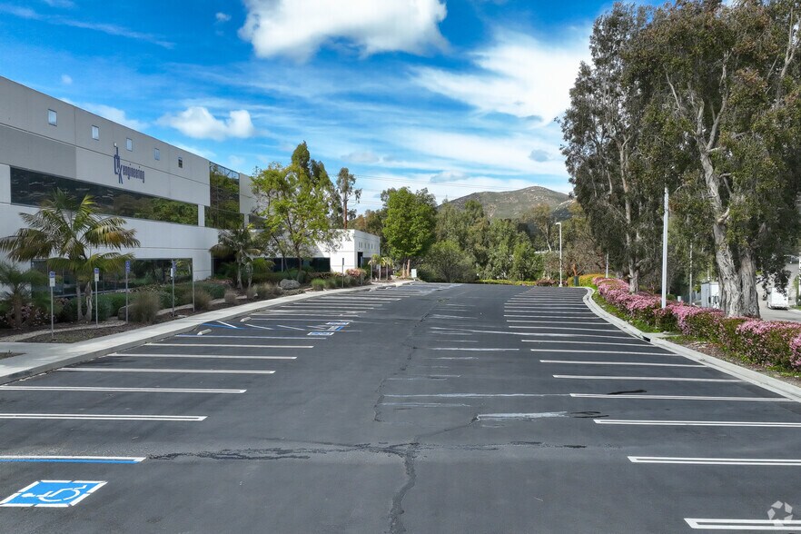 More Photos Of 16990 Goldentop Rd, San Diego Research And Development For Lease