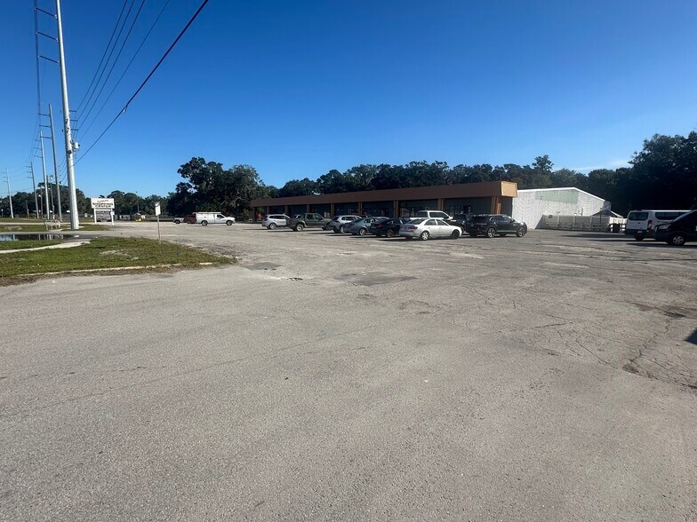 More Photos Of 749 S Central Ave, Umatilla Unknown For Lease