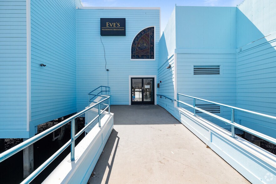 More Photos Of 15 Embarcadero W, Oakland General Retail For Sale