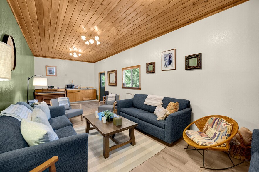 More Photos Of 26345 Delano Dr, Idyllwild-Pine Cove Hotel For Sale
