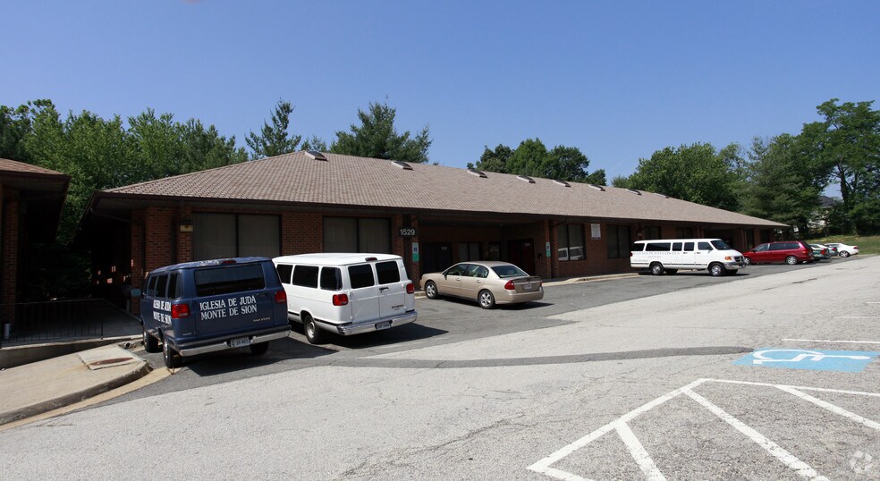 More Photos Of 1549 Old Bridge Rd, Woodbridge Unknown For Lease