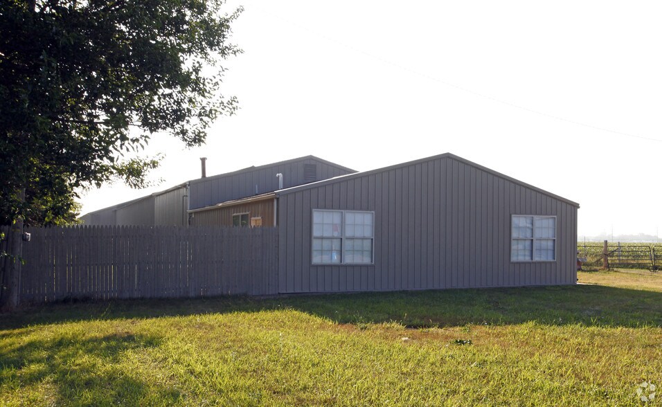 More Photos Of 881 S US 131 Hwy, White Pigeon Warehouse For Sale