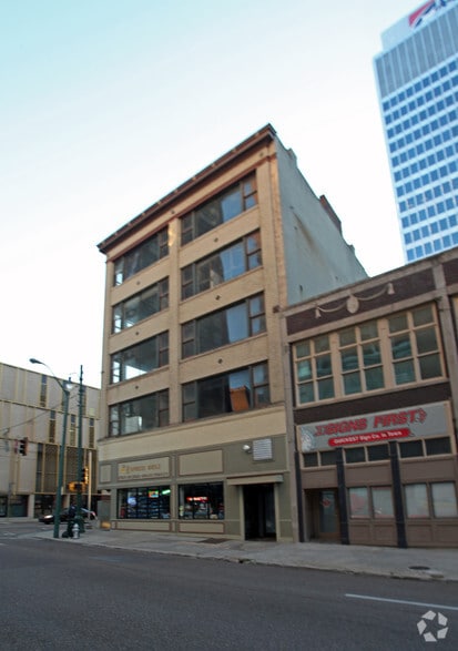 More Photos Of 137-143 Madison Ave, Memphis Storefront Retail Office For Sale