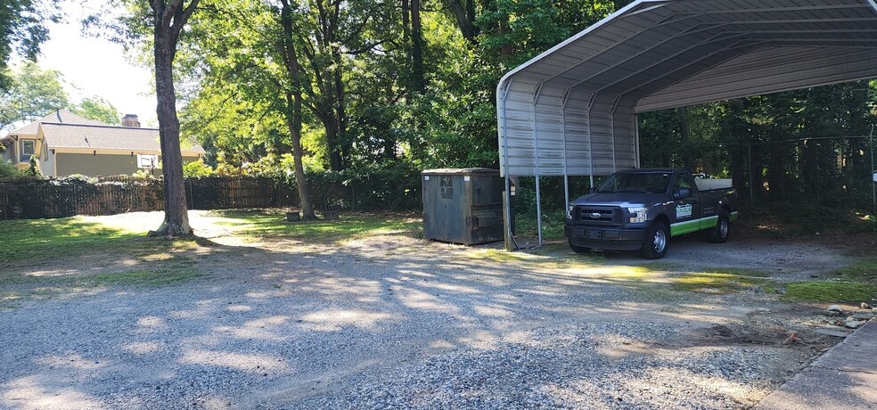 More Photos Of 1233 Canton St, Roswell Office Residential For Lease