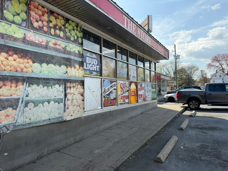 More Photos Of 3811 Hamilton St, Hyattsville General Retail For Lease