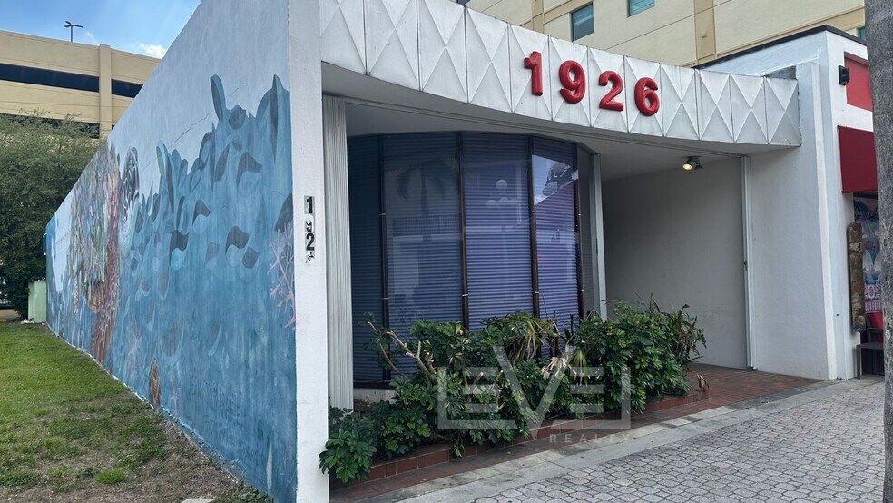 More Photos Of 1926 Harrison St, Hollywood Medical For Lease