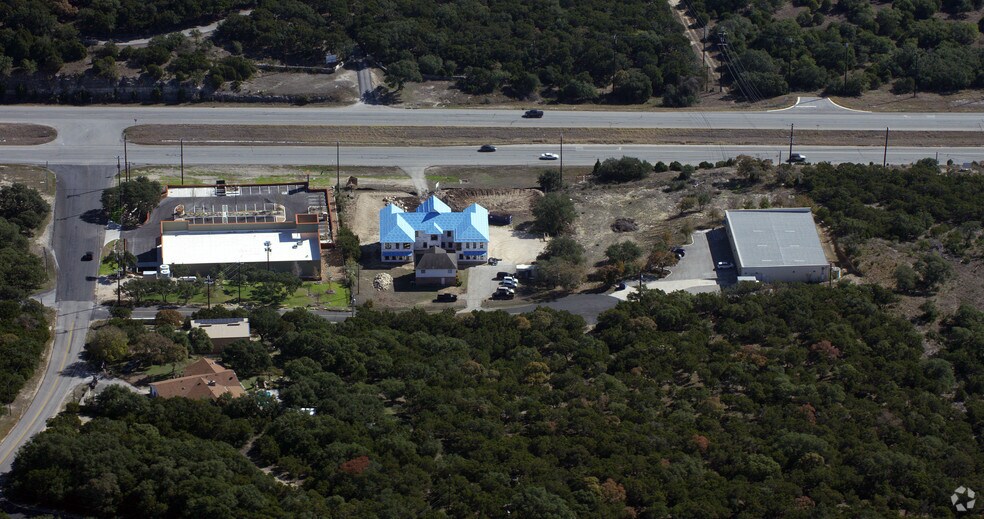 More Photos Of 32335 US Highway 281 N, Bulverde Medical For Lease