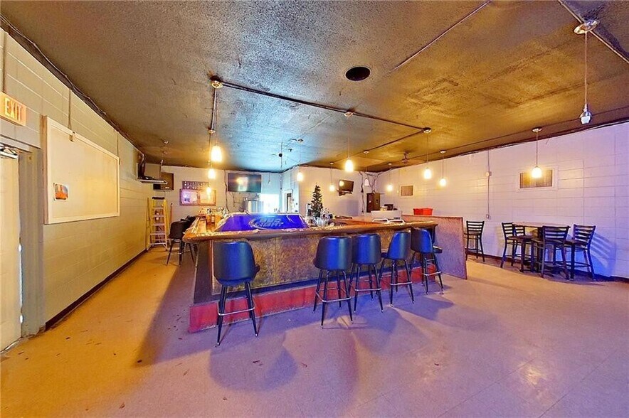 More Photos Of 1921 State St, Waycross General Retail For Sale