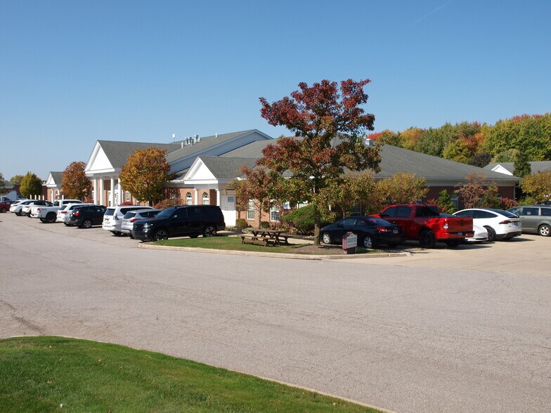 More Photos Of 16706 Chillicothe Rd, Chagrin Falls Office For Lease
