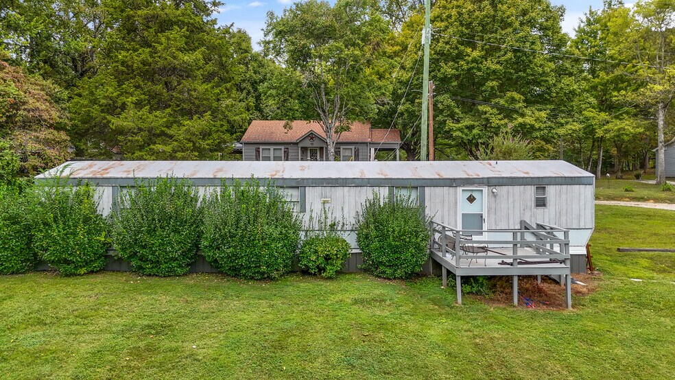 More Photos Of 1021 E Hendron Chapel Rd, Knoxville Manufacturing For Sale