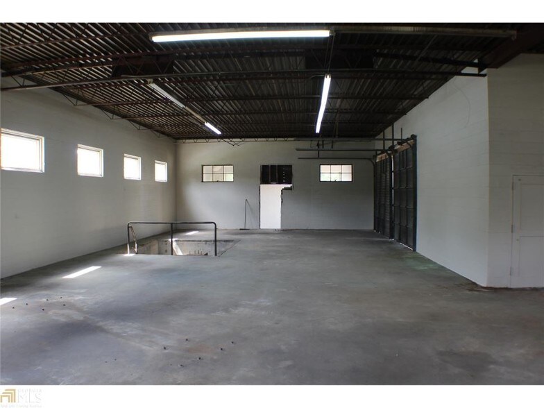 More Photos Of 116 W Bankhead Hwy, Villa Rica Storefront Retail Office For Sale