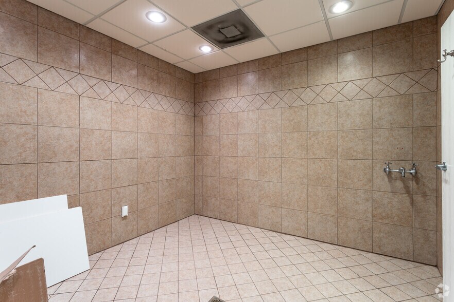 More Photos Of 922 E Jefferson St, Americus Medical For Lease