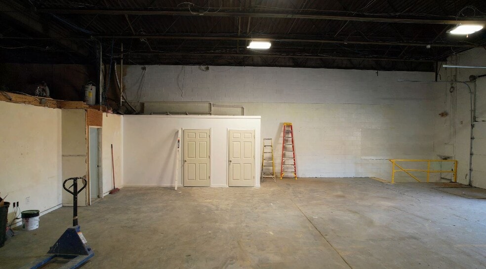 More Photos Of 333 Crestwood Dr, Mountain Top Manufacturing For Sale