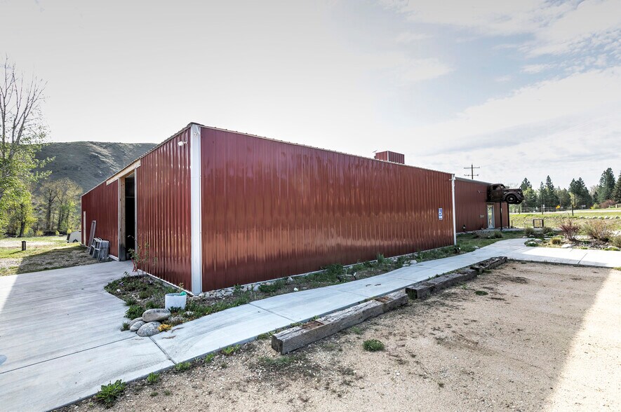 More Photos Of 125 & 139 Hannon Ln, Darby Restaurant For Sale