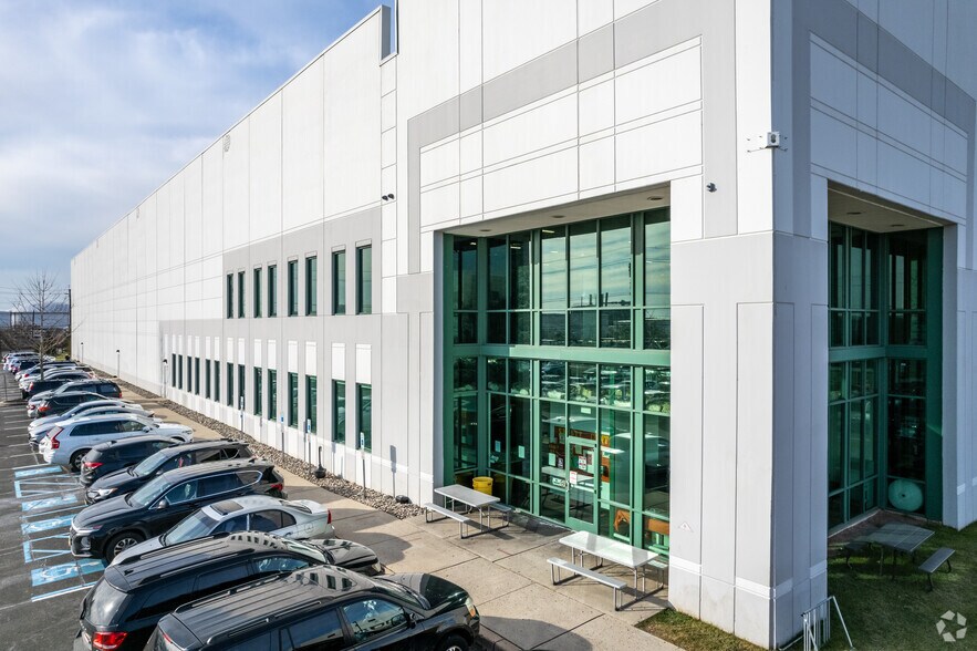 More Photos Of 1119 W Middlesex Ave, Port Reading Unknown For Lease