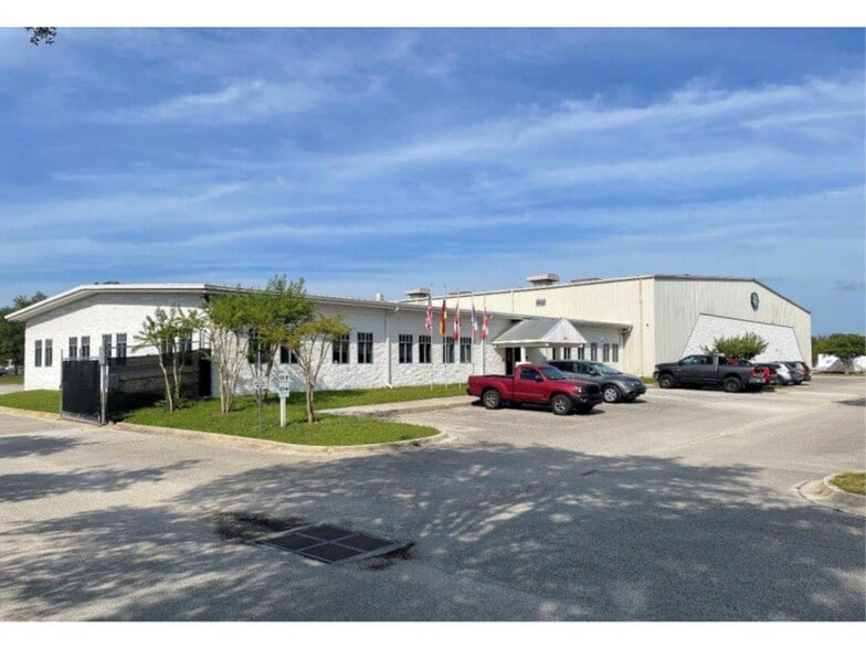 More Photos Of 205 Commercial Dr, Saint Augustine Manufacturing For Lease