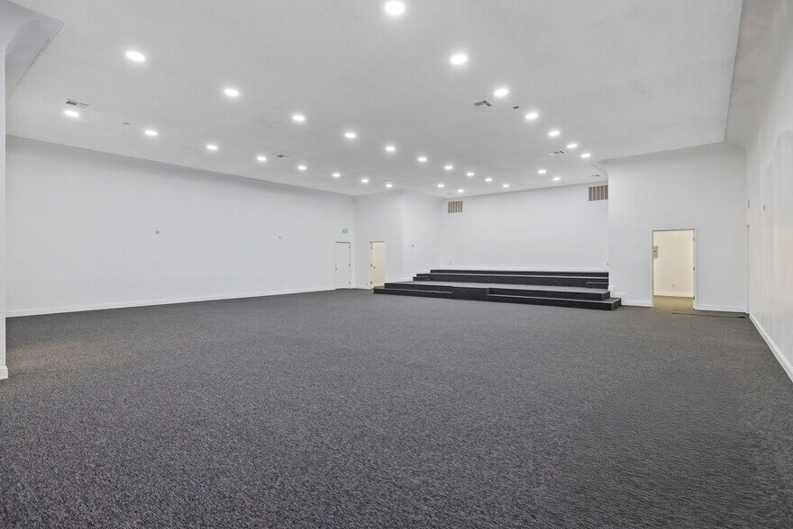 More Photos Of 401 W Lerdo Hwy, Shafter Religious Facility For Sale