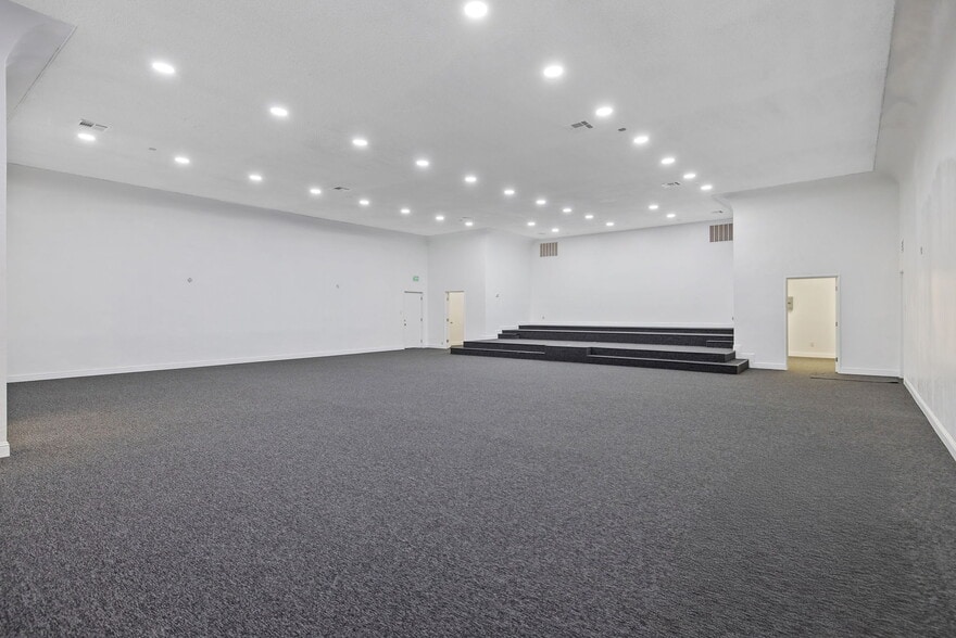 More Photos Of 401 W Lerdo Hwy, Shafter Religious Facility For Sale