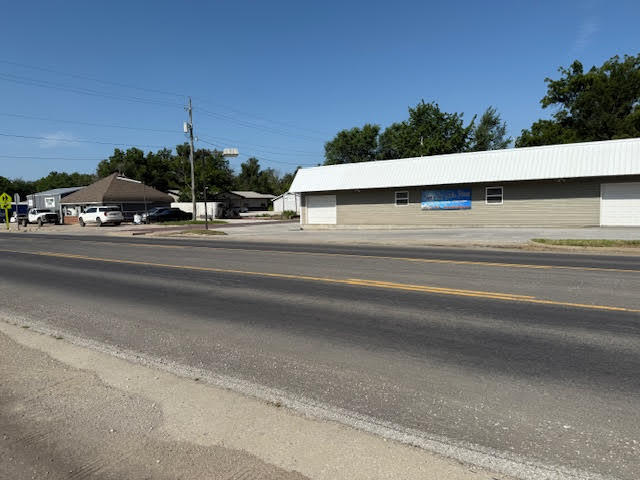 More Photos Of 104 N Orange St, Butler Freestanding For Lease