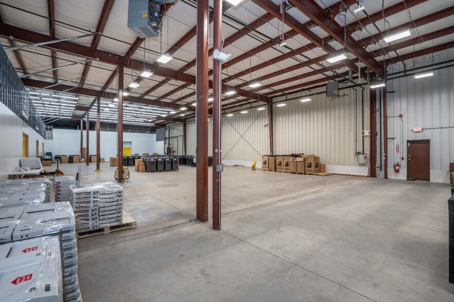 More Photos Of 299 Industrial Ln, Torrington Distribution For Lease