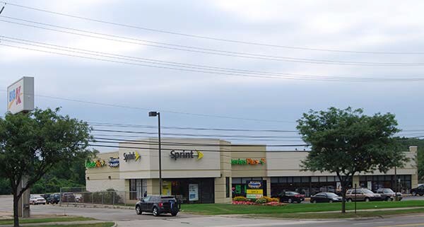More Photos Of 30730-30780 Orchard Lake Rd, Farmington Hills General Retail For Lease
