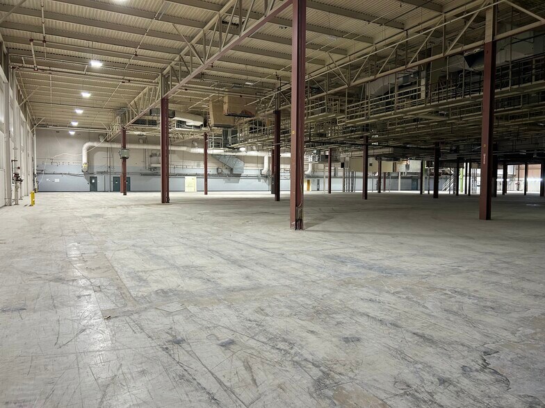 More Photos Of 10321 W Reno Ave, Oklahoma City Manufacturing For Sale