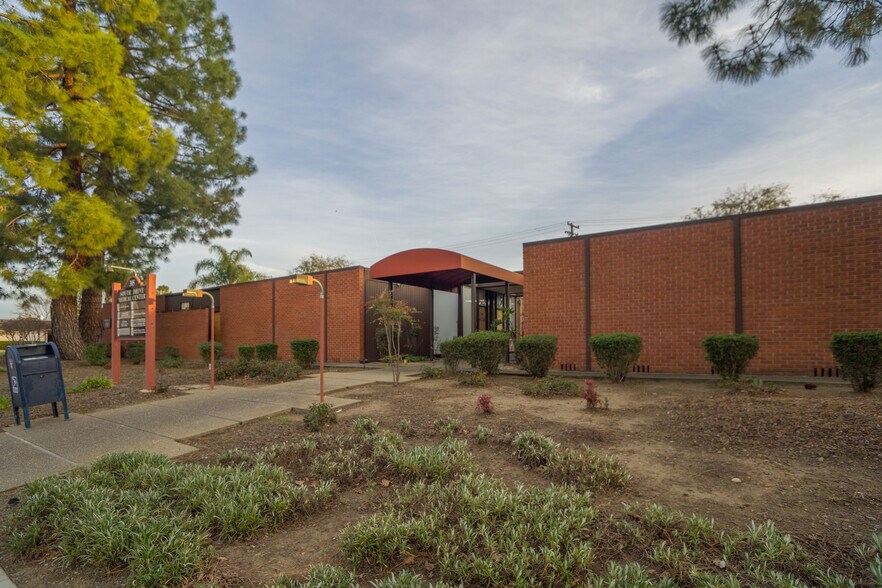 More Photos Of 305 South Dr, Mountain View Medical For Lease