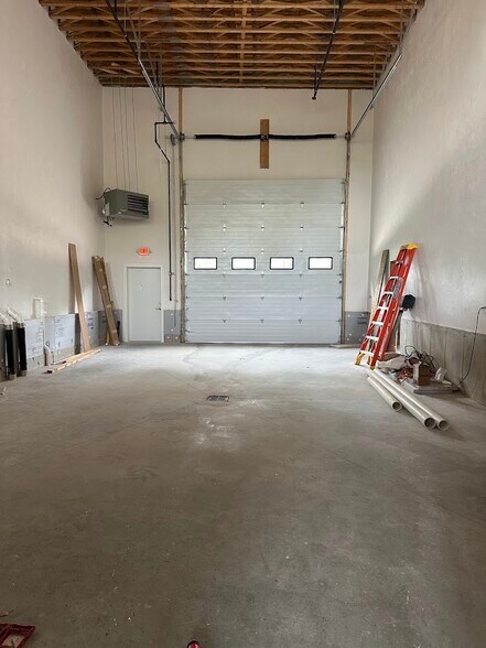 More Photos Of 3 Akira Way, Londonderry Light Distribution For Sale