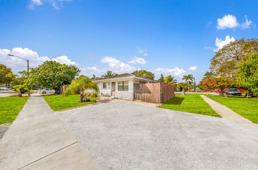 More Photos Of 3111 NW 3rd Ave, Pompano Beach Apartments For Sale