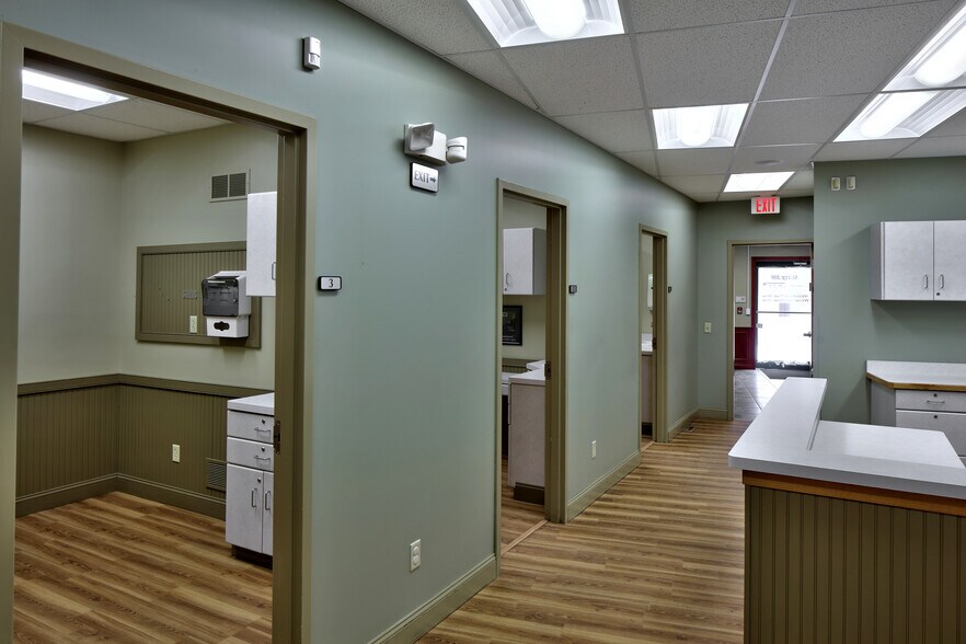 More Photos Of 1600 Moseley Rd, Fairport Office For Lease