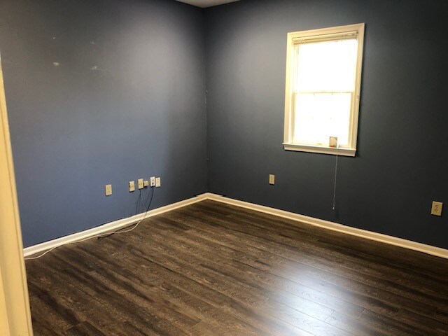 More Photos Of 722 Grant St, Herndon Medical For Sale