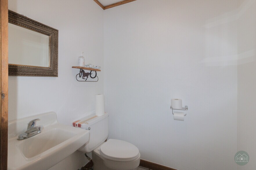 More Photos Of 3720 Wilbarger St, Vernon Flex For Sale