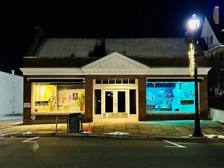 More Photos Of 222 E Ridgewood Ave, Ridgewood Freestanding For Lease