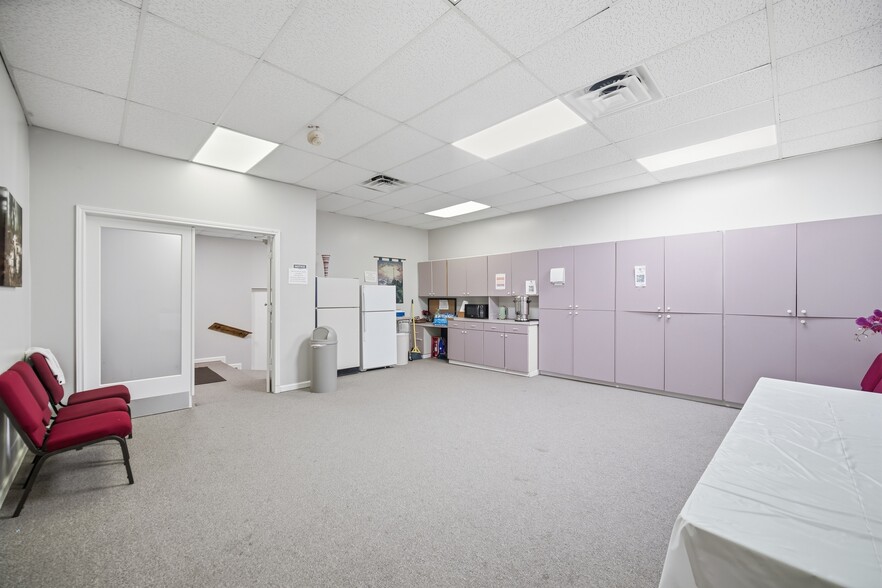 More Photos Of 14400 Northwest Fwy, Houston Religious Facility For Sale