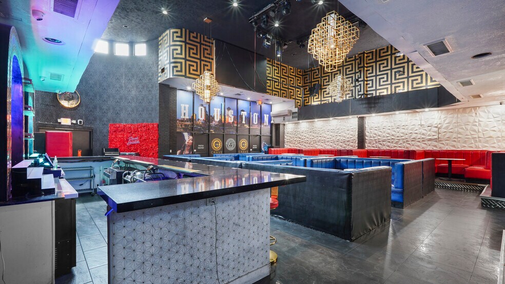 More Photos Of 516 Westheimer Rd, Houston Restaurant For Sale