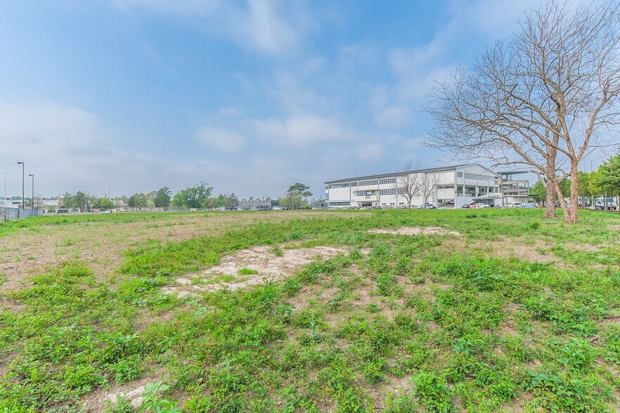 More Photos Of 6950 Old Katy Rd, Houston Land For Sale