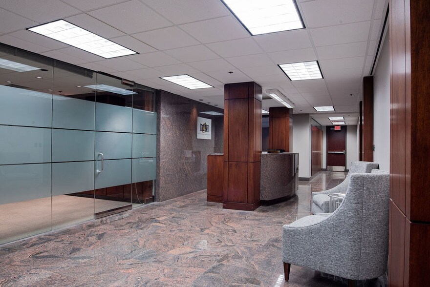 More Photos Of 200 S Lamar St, Jackson Office For Sale