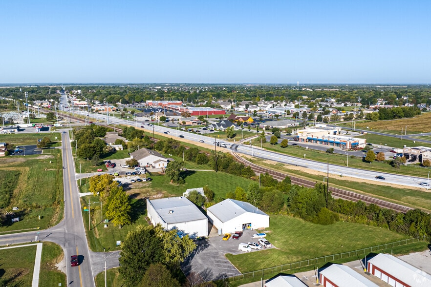 More Photos Of 1000 E Santa Fe St, Gardner Warehouse For Sale