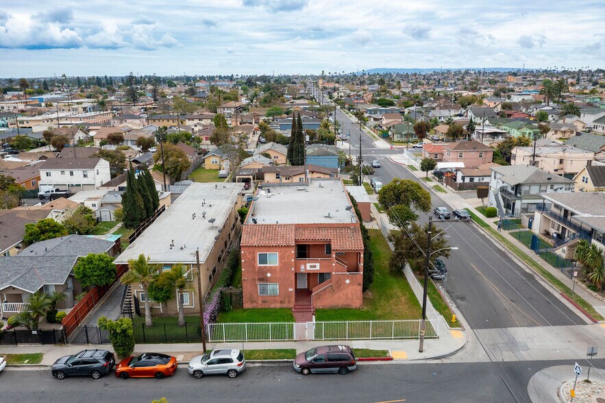 More Photos Of 1152 W 88th St, Los Angeles Apartments For Sale