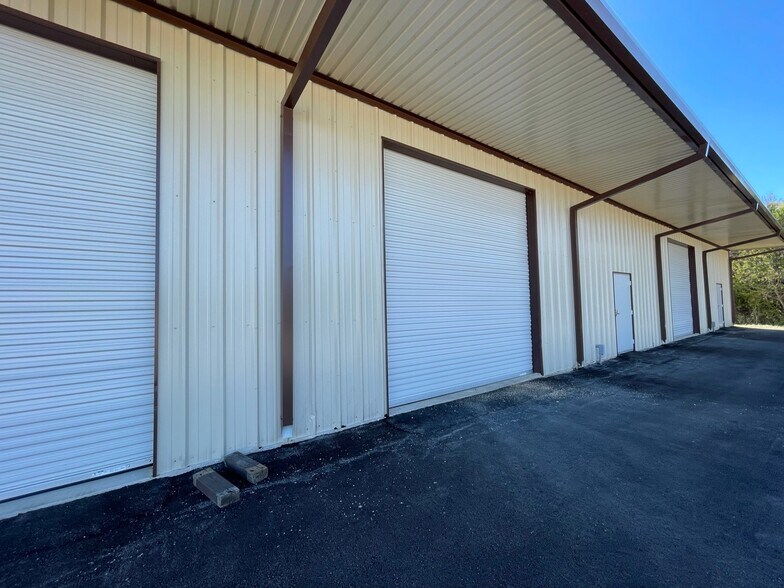 More Photos Of 5 Upper Cibolo Creek Rd, Boerne Light Manufacturing For Lease