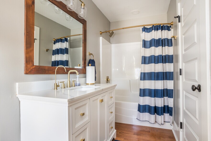 More Photos Of 502 W Main St, Danville Office For Sale