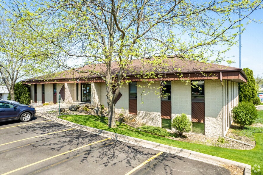 More Photos Of 14 Ellis Potter Ct, Madison Office For Sale