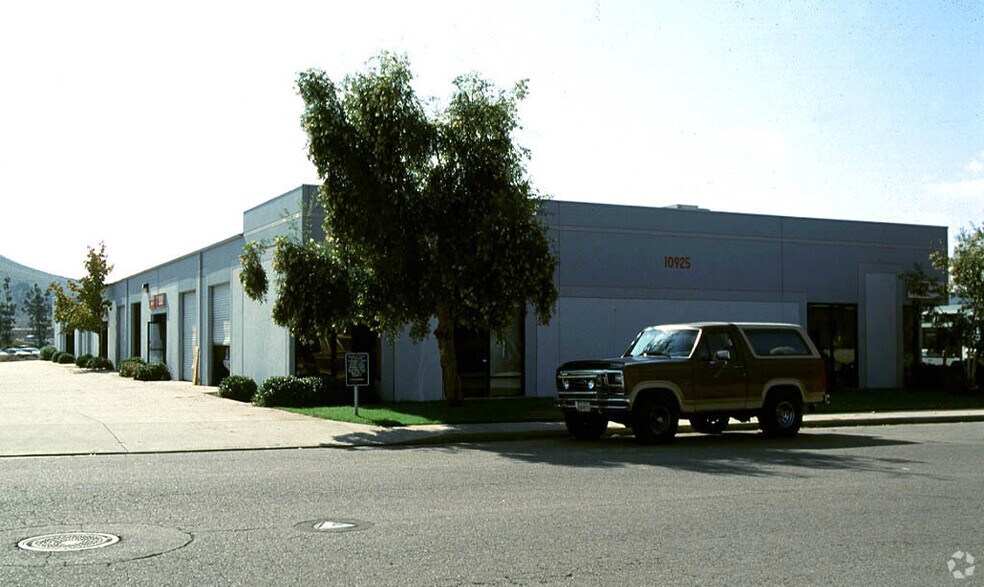 More Photos Of 10925 Wheatlands Ave, Santee Warehouse For Lease